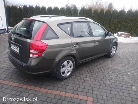 Kia Cee'd 1.  4 109KM 2010