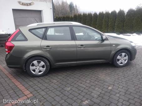Kia Cee'd 1.  4 109KM 2010