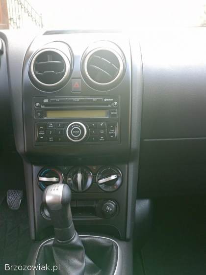Nissan Qashqai 1,  6 benz.   2010