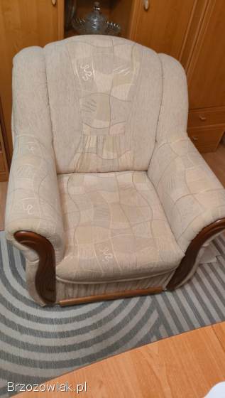 Dwa fotele,  rozkładana ława i szafka RTV