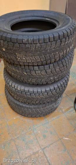 Sprzedam 4 opony zimowe DUNLOP Grandtrek 245/70 R16
