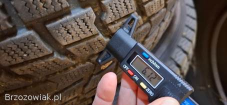 Sprzedam 4 opony zimowe DUNLOP Grandtrek 245/70 R16