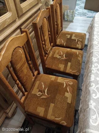 Drewniane krzesła