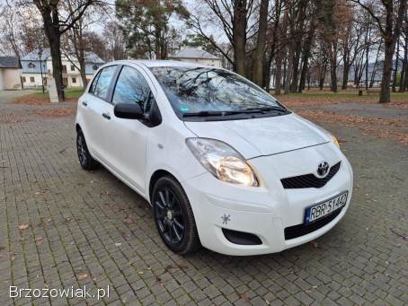 Toyota Yaris 1.  3 16v Benzyna  2009