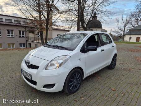 Toyota Yaris 1.  3 16v Benzyna  2009