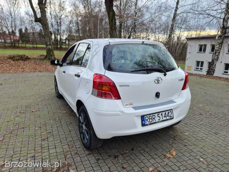 Toyota Yaris 1.  3 16v Benzyna  2009