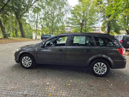 Opel Astra 1,  6 16v Benzyna  2009