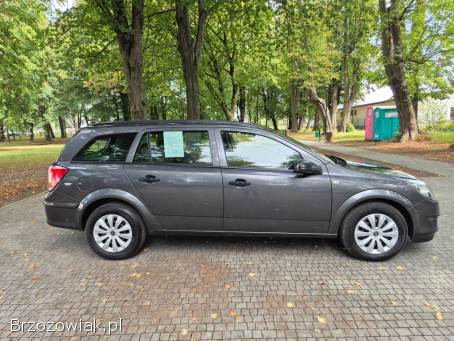 Opel Astra 1,  6 16v Benzyna  2009
