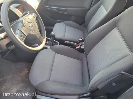 Opel Astra 1,  6 16v Benzyna  2009