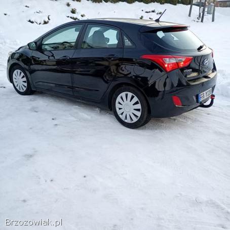 Hyundai i30 1.  4 Benzyna  2012