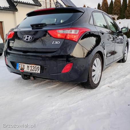 Hyundai i30 1.  4 Benzyna  2012