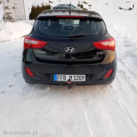 Hyundai i30 1.  4 Benzyna  2012