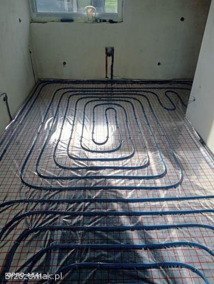 Izolacje fundamentów,  odwodnienia,  przyłącza wod-kan gaz,  podbudowy pod drogi.