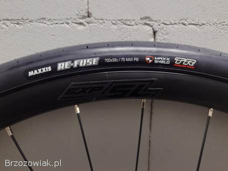 Komplet obręcze koła Merida Expert SL II 28 wraz z oponami Maxxis