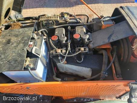 Ciągnik rolniczy AGRIA 4800 plus pług do odśnieżania Sanok