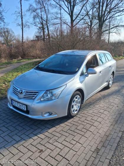 Toyota Avensis T27 2010