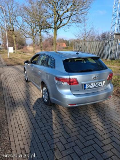 Toyota Avensis T27 2010