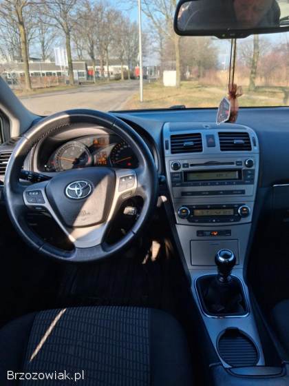 Toyota Avensis T27 2010