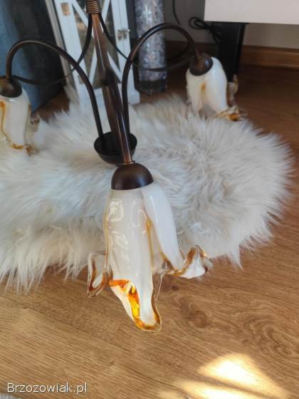 Trójgłowy żyrandol kwiaty