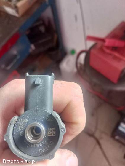 Wtryskiwacze KIA SPORTAGE III LIFT 1.  7 CRDi 4szt komplet!