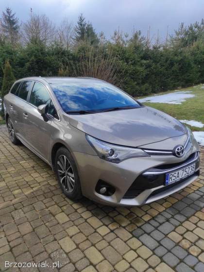 Toyota Avensis 2015