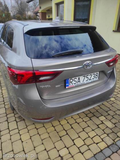 Toyota Avensis 2015