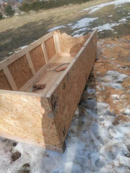 Masywna skrzynia na węgiel