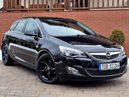 Opel Astra 1.  6 TURBO 180KM 2011