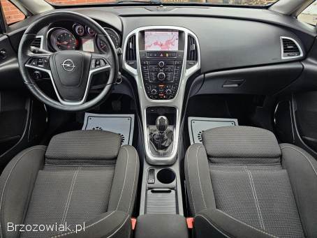 Opel Astra 1.  6 TURBO 180KM 2011