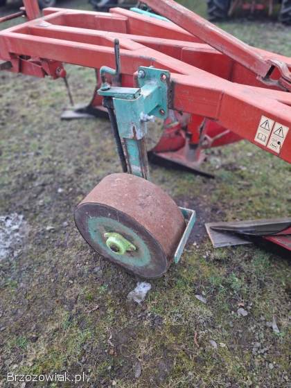 Pług 4-ka duża Staltech na zabezpieczeniu
