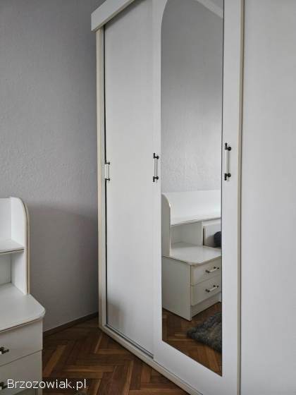 Sypialnia łóżko z nakastlikami Szafa toaletka materac