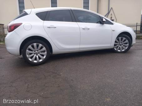 Opel Astra 2012