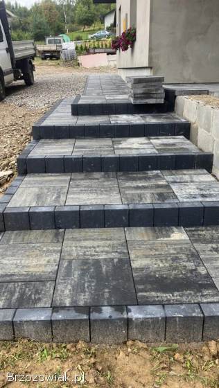 Brukarstwo Ogrodzenia Uslugi koparka wraz z wozidlem.