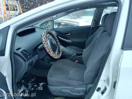 Toyota Prius 1.  8 hybrid 10r 2010