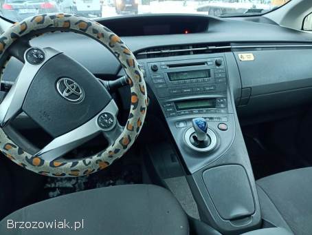 Toyota Prius 1.  8 hybrid 10r 2010