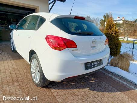 Opel Astra 1.  6 B 2009