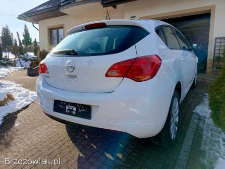 Opel Astra 1.  6 B 2009