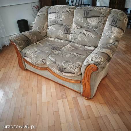 Sofa dwuosobowa z funkcją spania i pojemnikiem na pościel