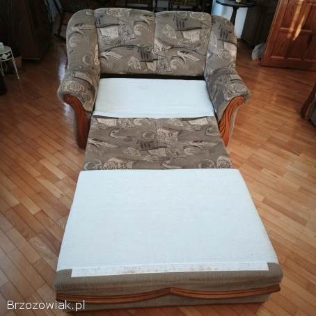 Sofa dwuosobowa z funkcją spania i pojemnikiem na pościel