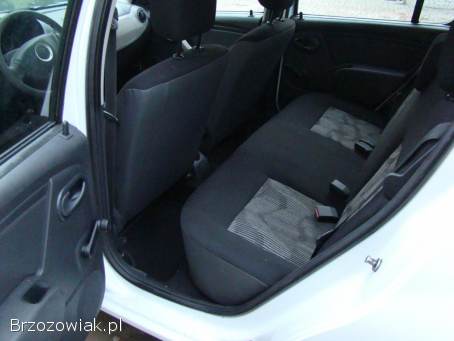 Dacia Sandero 1.  2 16V benz.   2009