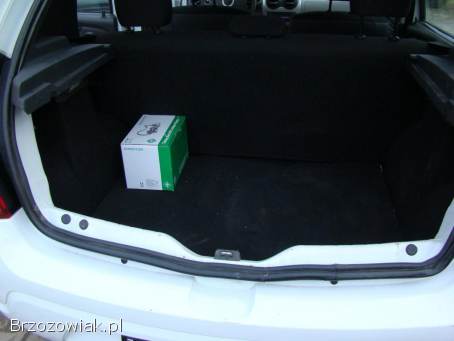 Dacia Sandero 1.  2 16V benz.   2009