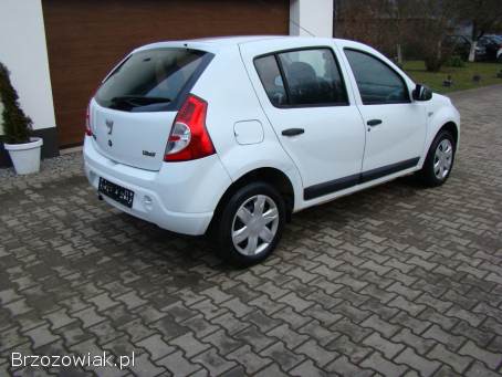 Dacia Sandero 1.  2 16V benz.   2009