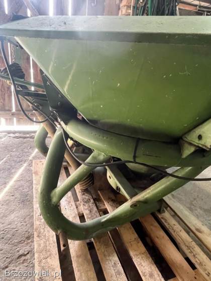 Rozsiewacz Amazone 600L