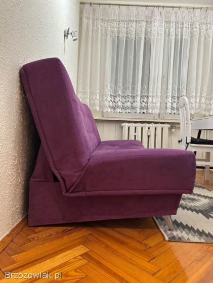 Fioletowa kanapa rozkładana