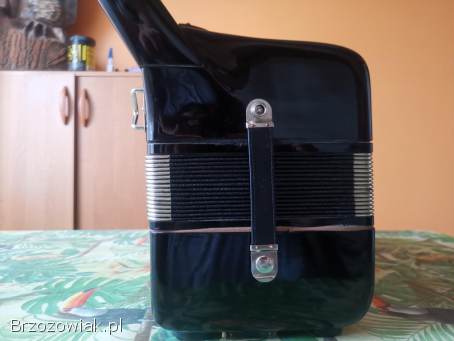 Akordeon CANTULLIA 96(trzy chory)