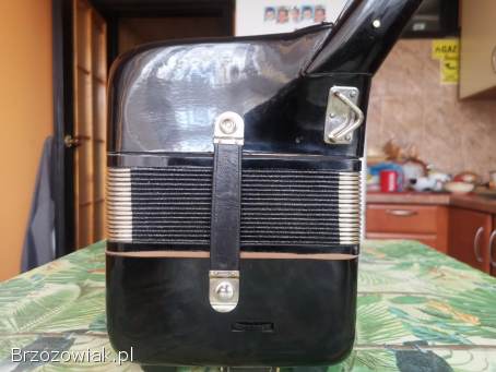 Akordeon CANTULLIA 96(trzy chory)