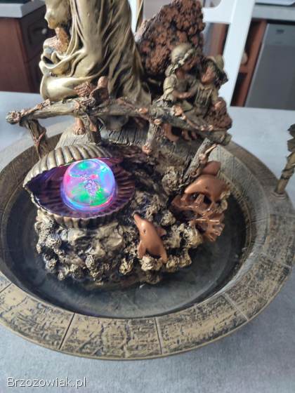 Dekoracyjna fontanna z lampką