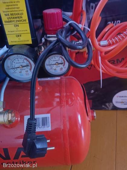 Kompresor olejowy Germina 24 l z pistoletami i wężem firmy Dekster