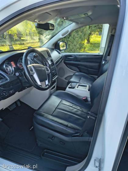 Chrysler Town & Country 3.  6 Touring 2016