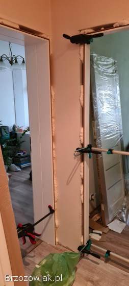 Naprawa okien i drzwi.  Pomiar i montaż roletki,  żaluzje,  moskitiery.